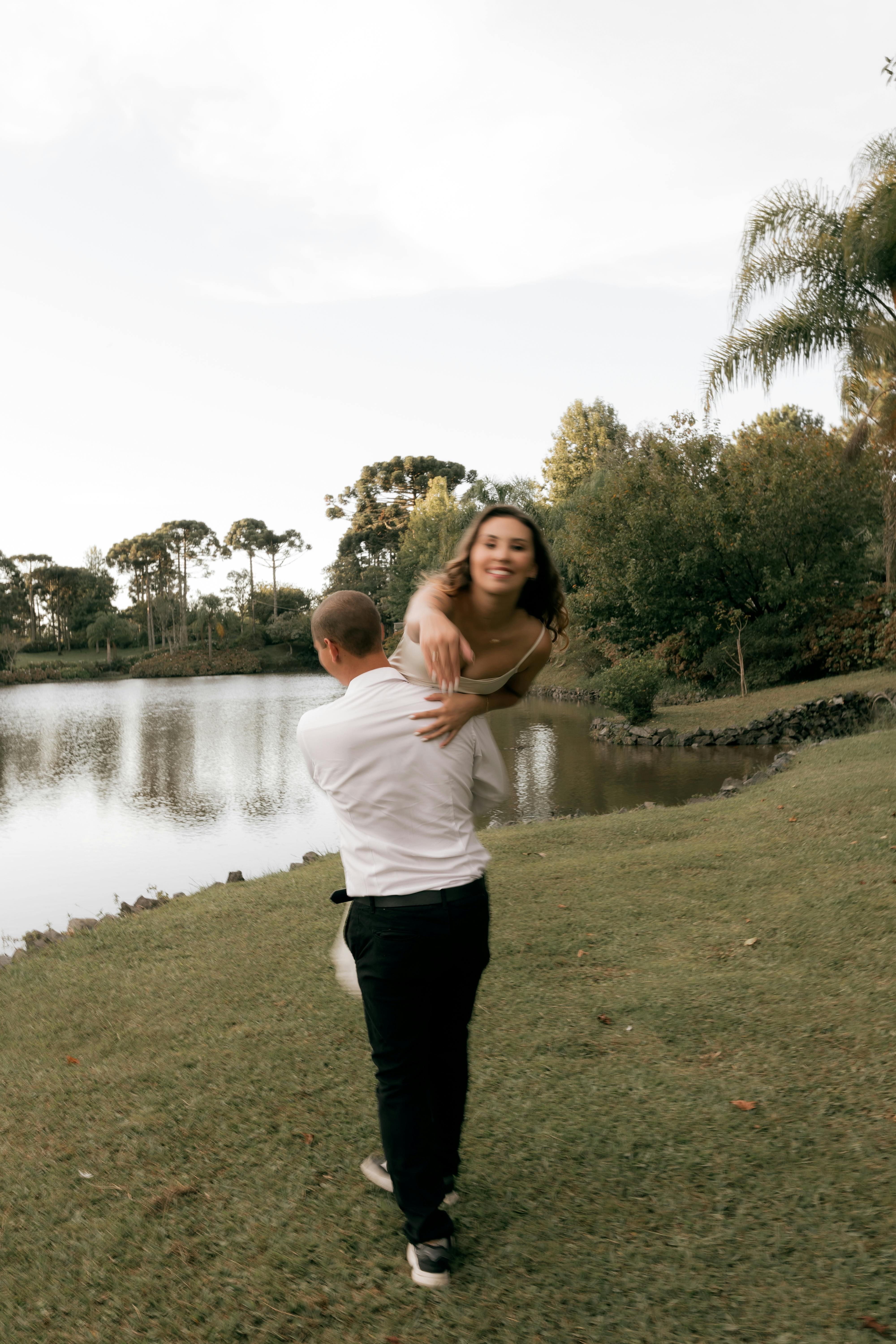 Miguel y Sofia sonriendo juntos